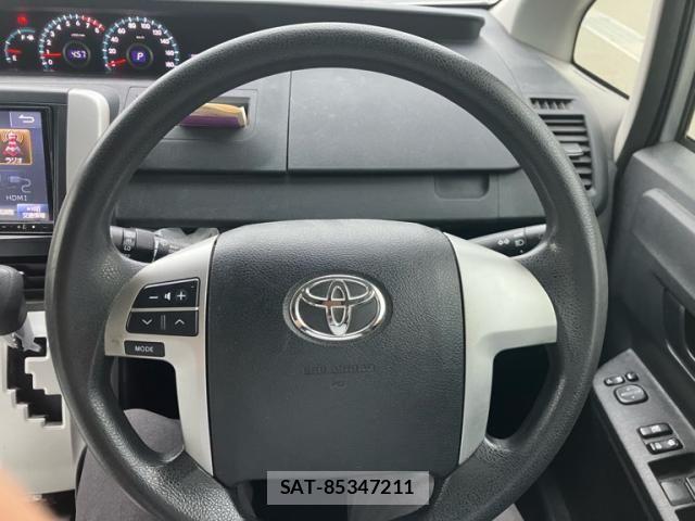 Toyota VOXY 2013-10 8851051-21
