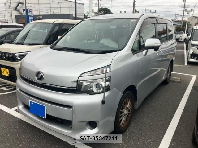 Toyota VOXY 2013-10 8851051-2