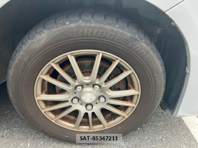 Toyota VOXY 2013-10 8851051-5