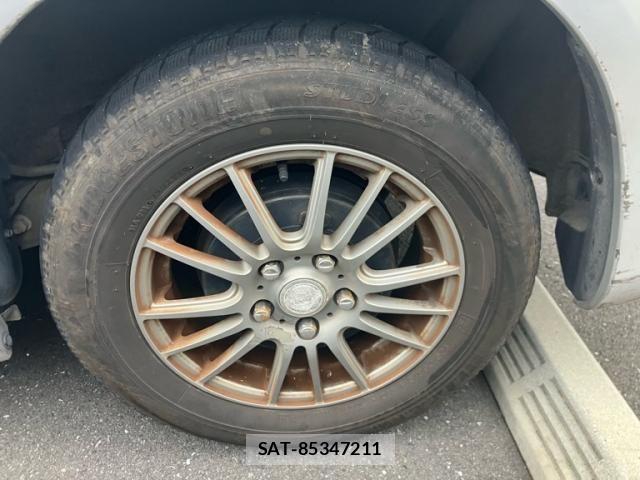 Toyota VOXY 2013-10 8851051-7