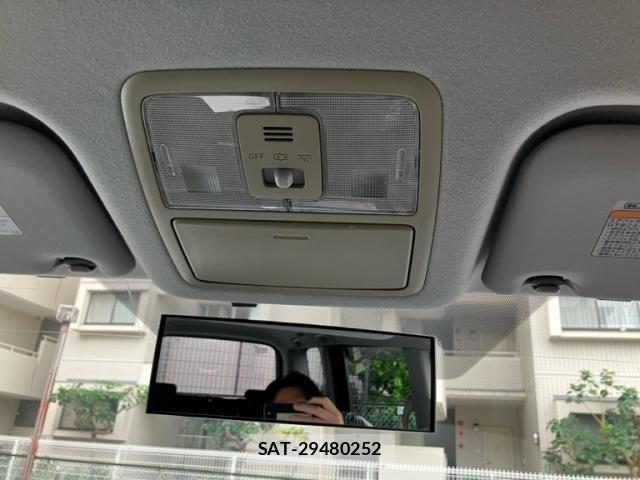 Toyota VOXY 2007-11 8851054-21