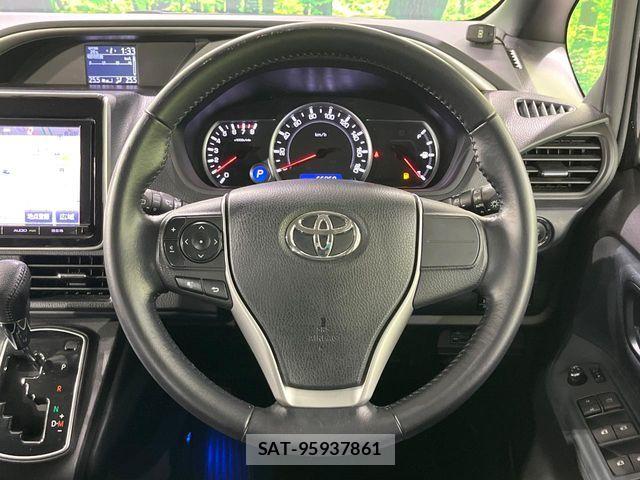 Toyota VOXY 2015-12 8851034-10
