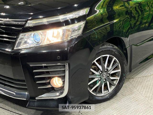 Toyota VOXY 2015-12 8851034-11