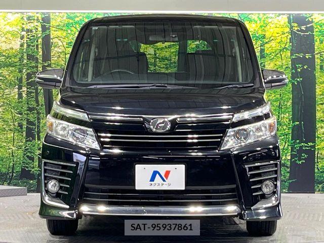 Toyota VOXY 2015-12 8851034-13