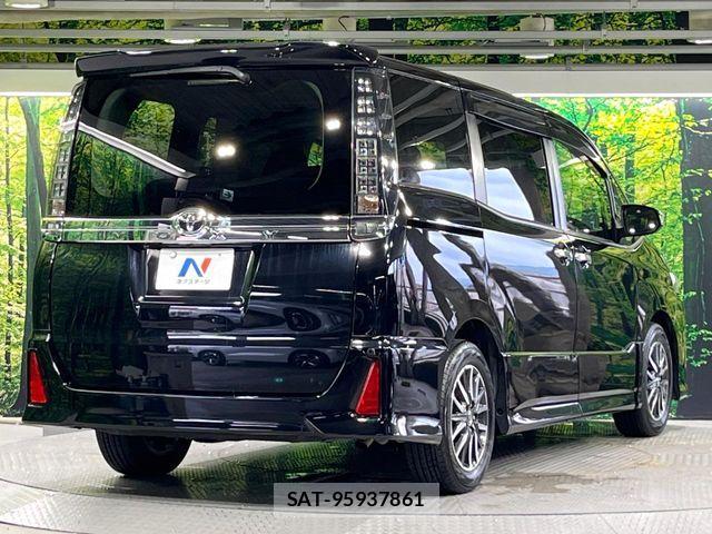 Toyota VOXY 2015-12 8851034-16