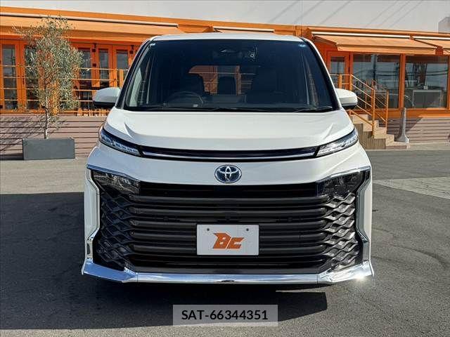 Toyota VOXY 2024-02 8851022-8
