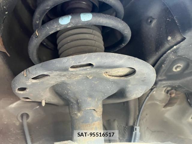 Toyota VOXY 2015-03 8851044-10