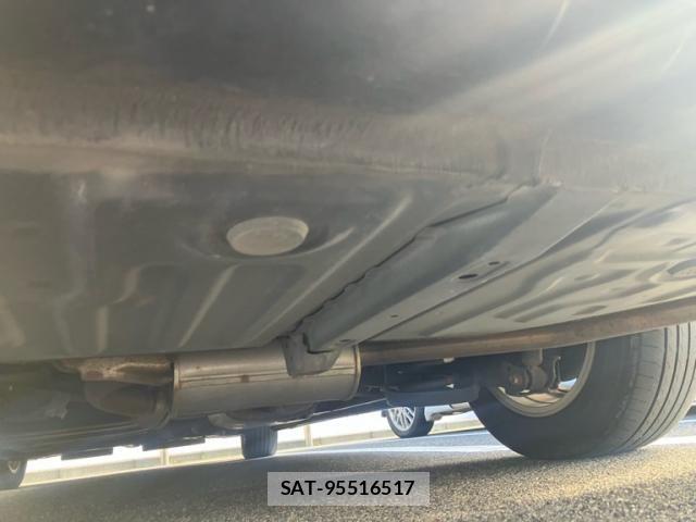 Toyota VOXY 2015-03 8851044-11