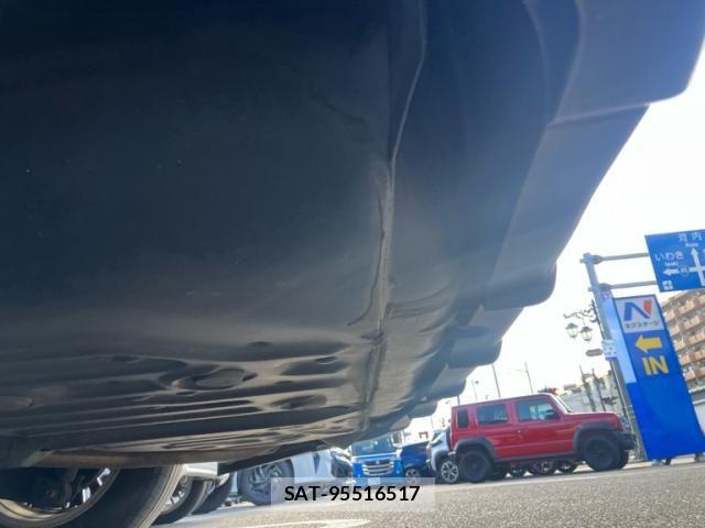 Toyota VOXY 2015-03 8851044-12