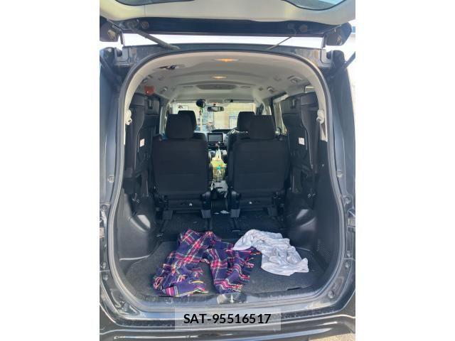 Toyota VOXY 2015-03 8851044-13