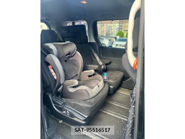 Toyota VOXY 2015-03 8851044-14