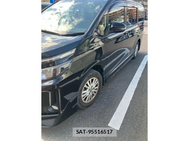 Toyota VOXY 2015-03 8851044-3