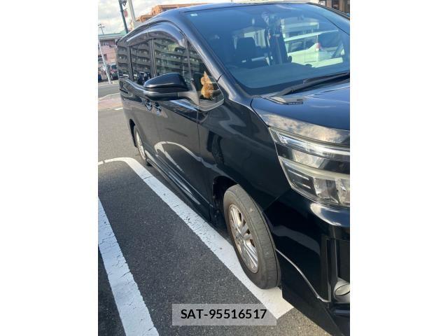 Toyota VOXY 2015-03 8851044-4
