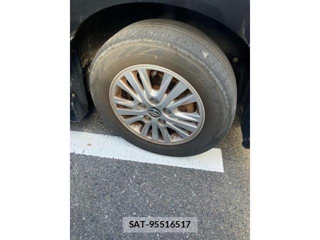 Toyota VOXY 2015-03 8851044-8