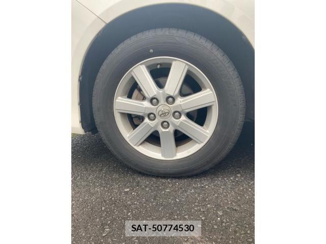 Toyota VOXY 2007-08 8851053-10