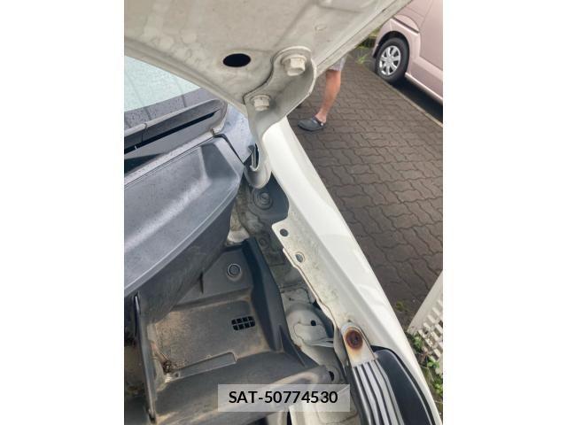 Toyota VOXY 2007-08 8851053-13