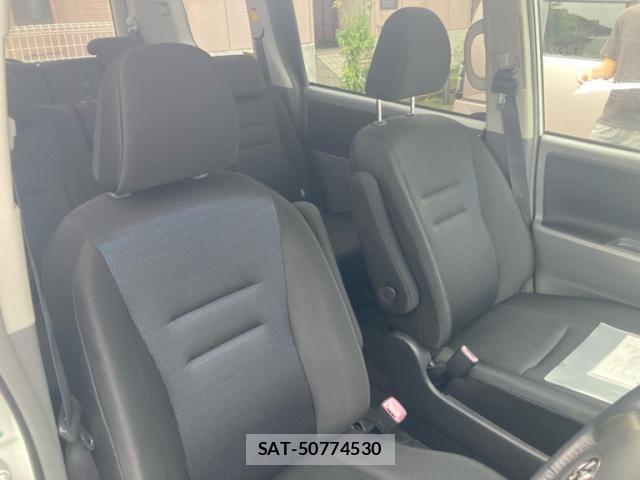 Toyota VOXY 2007-08 8851053-15