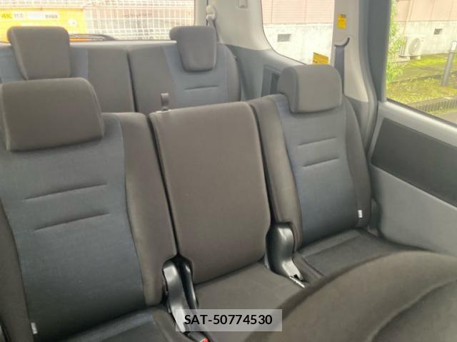 Toyota VOXY 2007-08 8851053-16