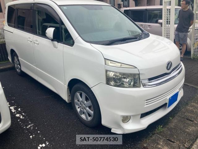 Toyota VOXY 2007-08 8851053-1