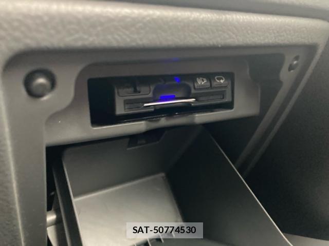 Toyota VOXY 2007-08 8851053-26
