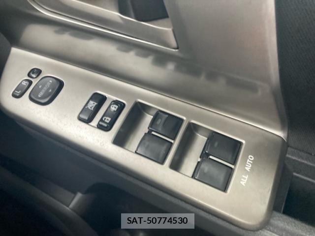Toyota VOXY 2007-08 8851053-27