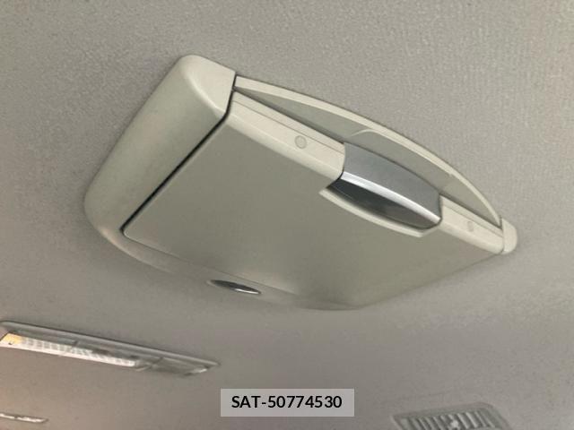 Toyota VOXY 2007-08 8851053-28