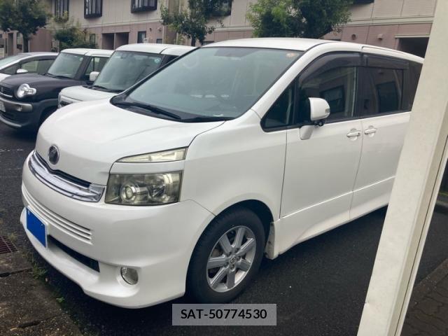 Toyota VOXY 2007-08 8851053-2