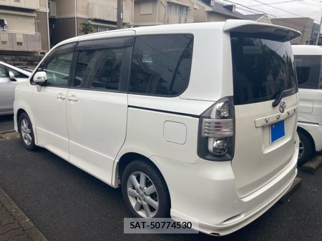Toyota VOXY 2007-08 8851053-4