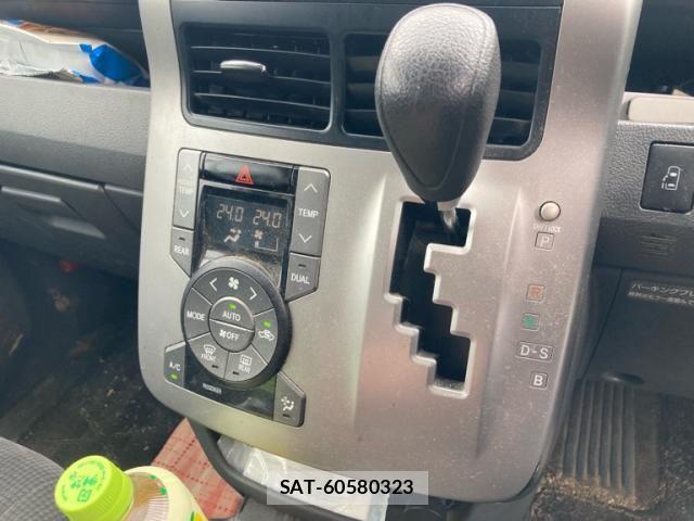 Toyota VOXY 2008-03 8851052-9