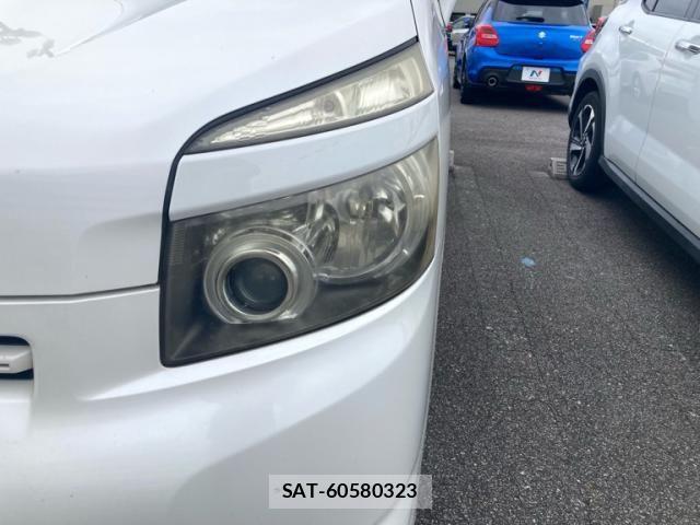 Toyota VOXY 2008-03 8851052-1