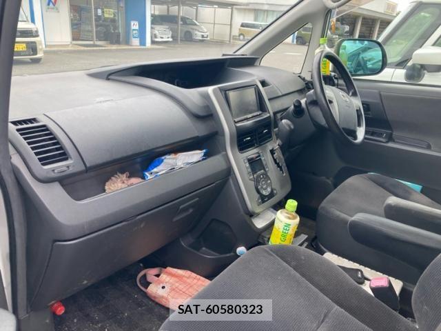 Toyota VOXY 2008-03 8851052-6