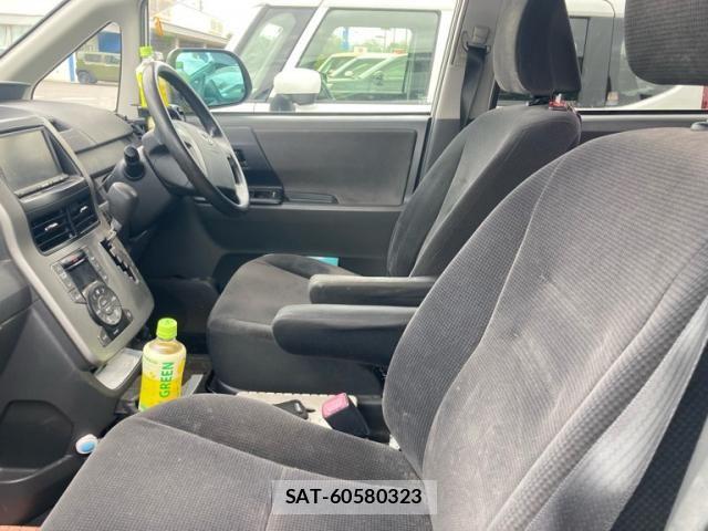 Toyota VOXY 2008-03 8851052-7