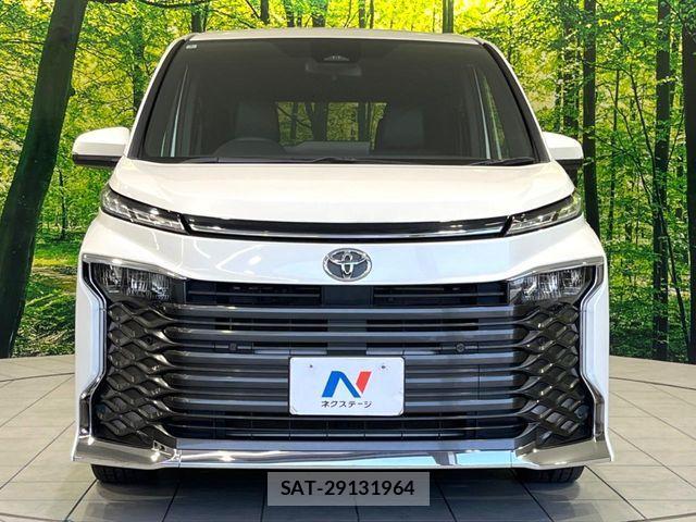 Toyota VOXY 2022-03 8851025-14