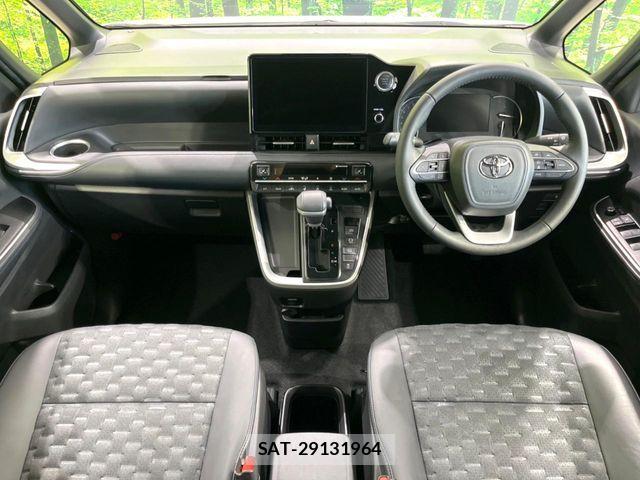 Toyota VOXY 2022-03 8851025-1