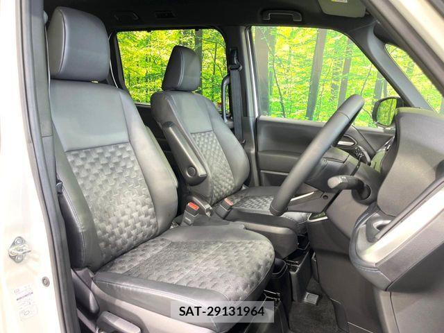 Toyota VOXY 2022-03 8851025-7