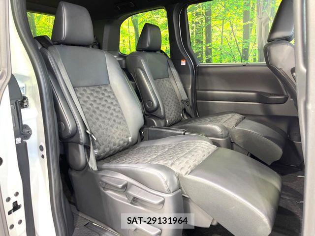 Toyota VOXY 2022-03 8851025-8