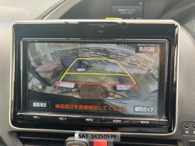 Toyota VOXY 2018-02 8851037-22