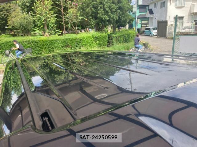 Toyota VOXY 2018-02 8851037-6