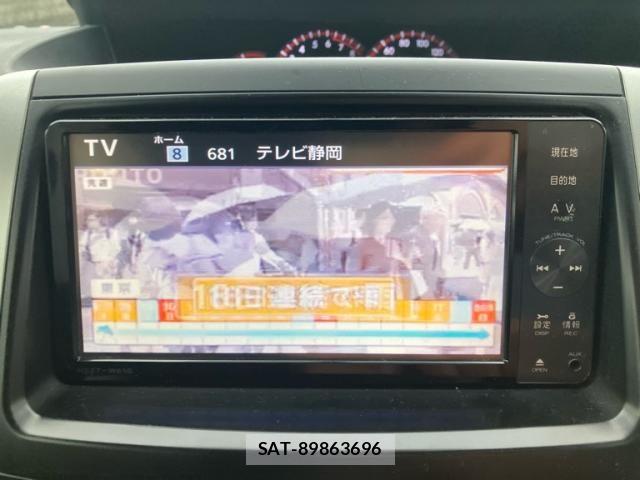 Toyota VOXY 2012-02 8851047-8
