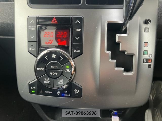 Toyota VOXY 2012-02 8851047-10