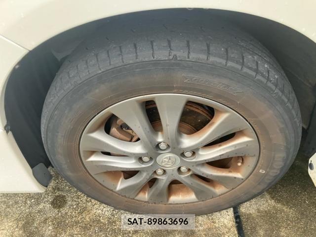Toyota VOXY 2012-02 8851047-11