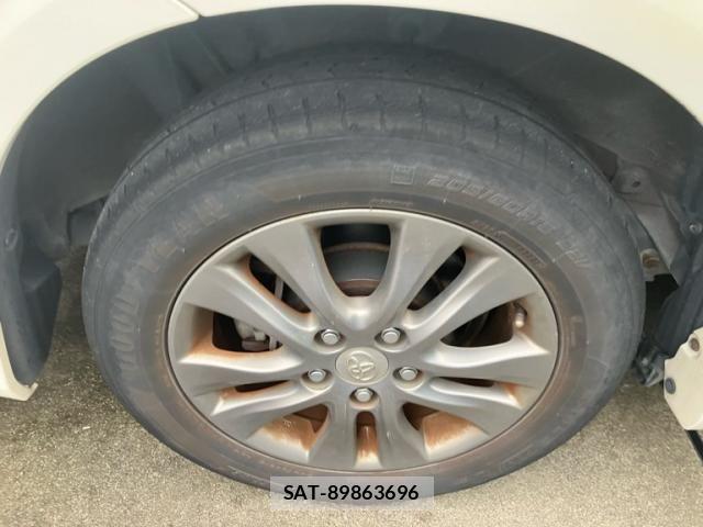 Toyota VOXY 2012-02 8851047-13