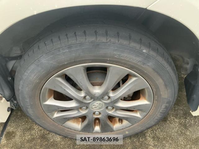 Toyota VOXY 2012-02 8851047-14