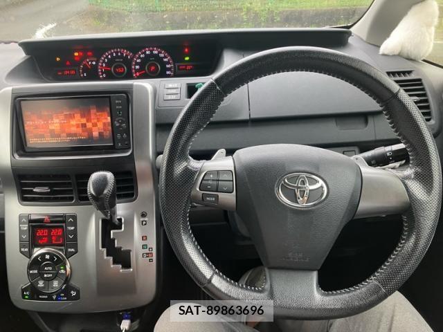 Toyota VOXY 2012-02 8851047-6