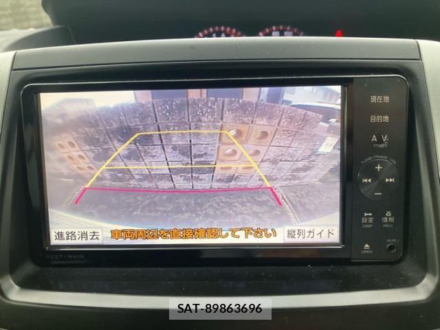Toyota VOXY 2012-02 8851047-7