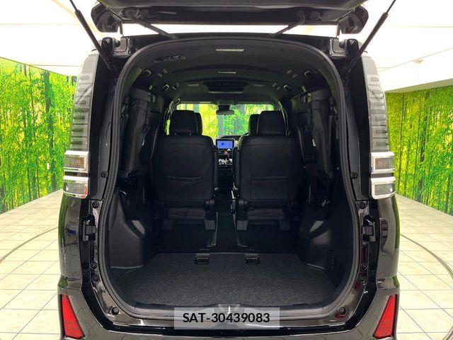 Toyota VOXY 2019-06 8851033-10
