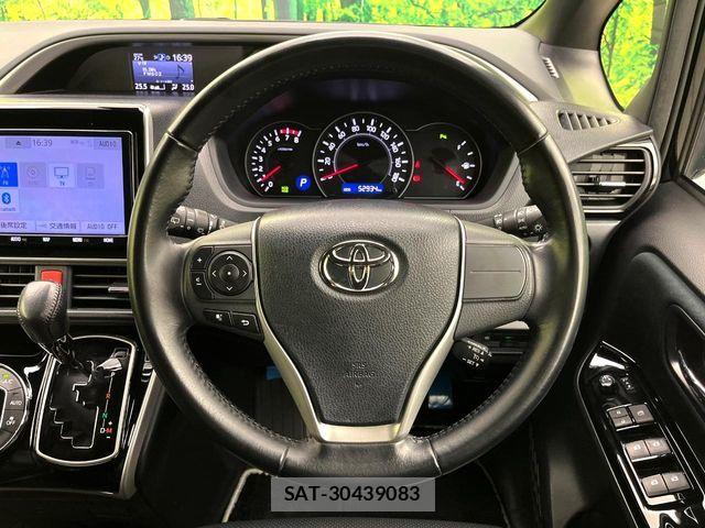 Toyota VOXY 2019-06 8851033-11