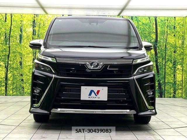 Toyota VOXY 2019-06 8851033-14