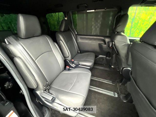 Toyota VOXY 2019-06 8851033-8