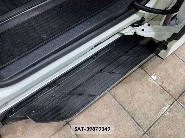 Toyota VOXY 2023-08 8851026-9